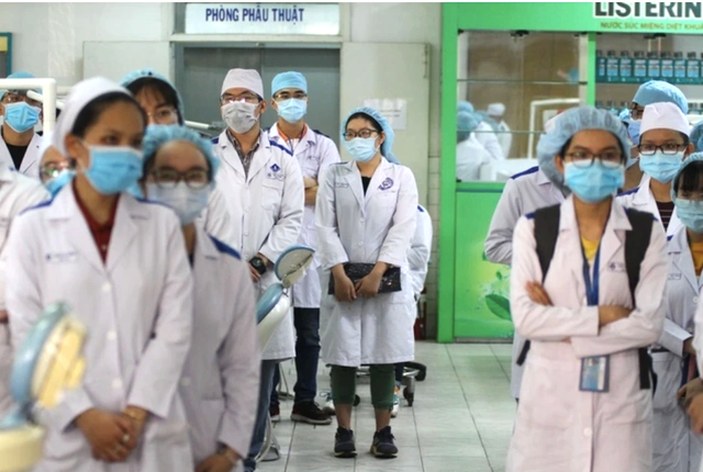 Tuyển sinh 2025: Ngành và chuyên ngành nào được miễn 100%, 70% học phí? Tuyển sinh 2025: Ngành và chuyên ngành nào được miễn 100%, 70% học phí?
