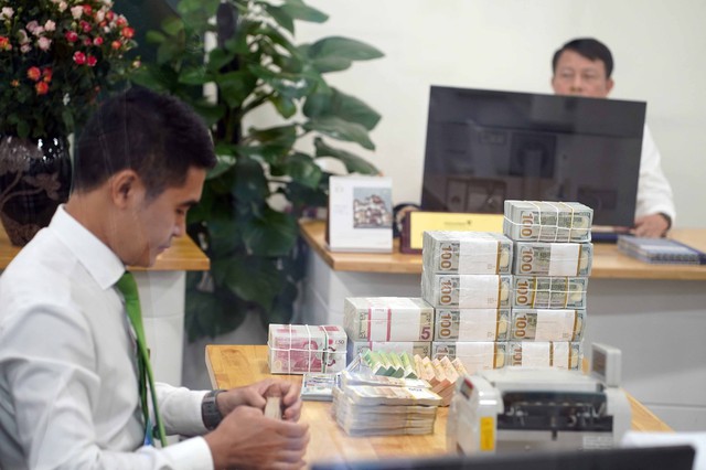 Giá USD hôm nay 3.2.2026: Bật tăng đẩy euro đi lùi- Ảnh 1. Giá USD hôm nay 3.2.2026: Bật tăng đẩy euro đi lùi- Ảnh 1.