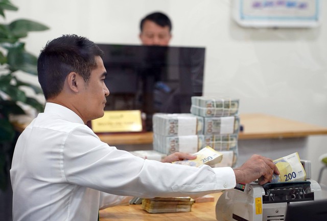 Giá USD hôm nay 17.6.2025: Ngân hàng tiếp tục bán ra với kỷ lục mới Giá USD hôm nay 17.6.2025: Ngân hàng tiếp tục bán ra với kỷ lục mới