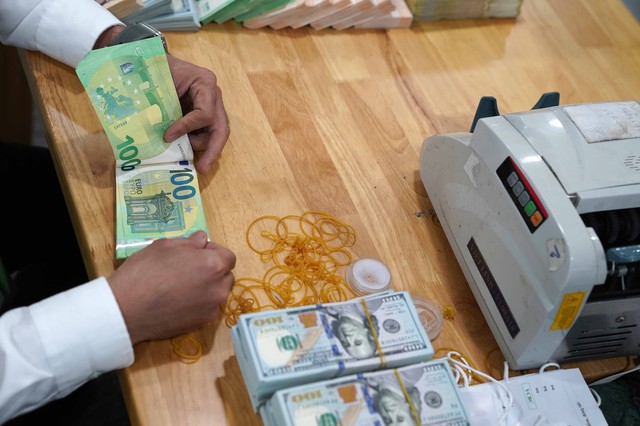 Giá USD hôm nay 21.5.2025: Ngân hàng đồng loạt tăng Giá USD hôm nay 21.5.2025: Ngân hàng đồng loạt tăng