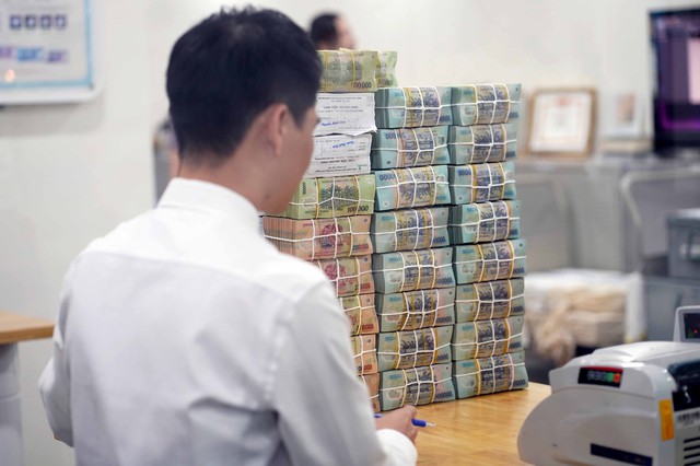 ‘Ông lớn’ ngân hàng chỉ được chia cổ tức bằng cổ phiếu khi nợ xấu dưới 3% ‘Ông lớn’ ngân hàng chỉ được chia cổ tức bằng cổ phiếu khi nợ xấu dưới 3%