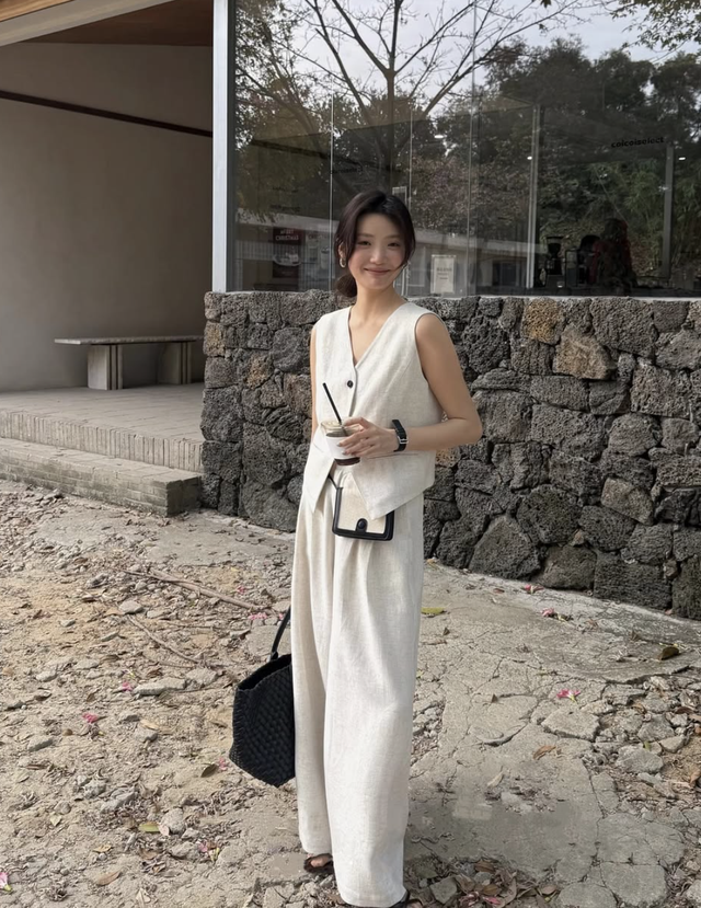 Áo gile dáng vest, lựa chọn hoàn hảo cho nàng yêu sự chỉn chu- Ảnh 6. Áo gile dáng vest, lựa chọn hoàn hảo cho nàng yêu sự chỉn chu- Ảnh 6.