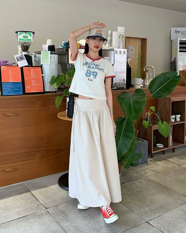 Bản hòa tấu sắc trắng cho ngày hè 'bỏng cháy'- Ảnh 7. Bản hòa tấu sắc trắng cho ngày hè 'bỏng cháy'- Ảnh 7.