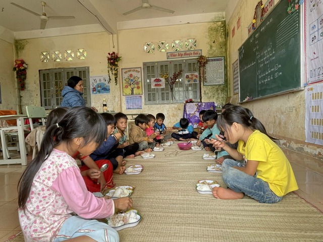 Cần tạo điều kiện để nhiều trẻ được hưởng chế độ bữa ăn bán trú Cần tạo điều kiện để nhiều trẻ được hưởng chế độ bữa ăn bán trú