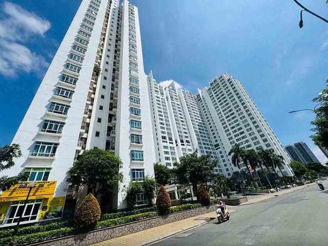 Lăng kính bạn đọc: Tranh luận sôi nổi xung quanh  thuế chuyển nhượng bất động sản - Ảnh 1.