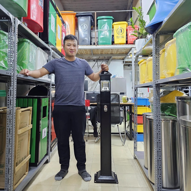 Lập nghiệp cùng thùng rác môi trường đạt doanh thu 10 tỉ đồng mỗi năm - Ảnh 1. Lập nghiệp cùng thùng rác môi trường đạt doanh thu 10 tỉ đồng mỗi năm - Ảnh 1.