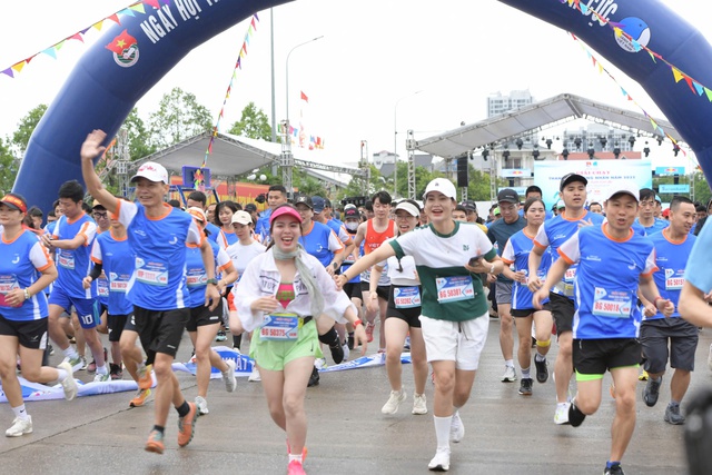 Nhiều quà tặng trong Ngày hội Thanh niên công nhân tại Bắc Giang- Ảnh 3. Nhiều quà tặng trong Ngày hội Thanh niên công nhân tại Bắc Giang- Ảnh 3.