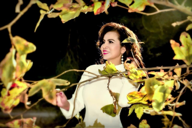 Hoa hậu Quý bà Kim Hồng: Mẹ dạy tôi sống nhân hậu, trí tuệ- Ảnh 1.