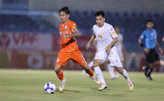 HAGL bất ngờ định đoạt cuộc đua trụ hạng V-League: Đóng vai 'người phán xử'!- Ảnh 2. HAGL bất ngờ định đoạt cuộc đua trụ hạng V-League: Đóng vai 'người phán xử'!- Ảnh 2.