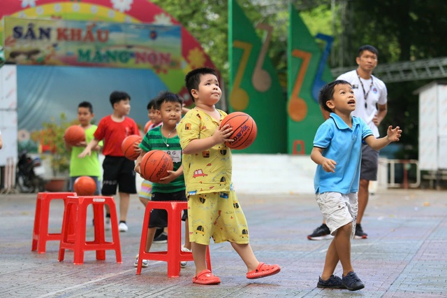 Thủ tướng khuyến khích nghệ sĩ, VĐV, chuyên gia tổ chức hoạt động hè cho học sinh Thủ tướng khuyến khích nghệ sĩ, VĐV, chuyên gia tổ chức hoạt động hè cho học sinh