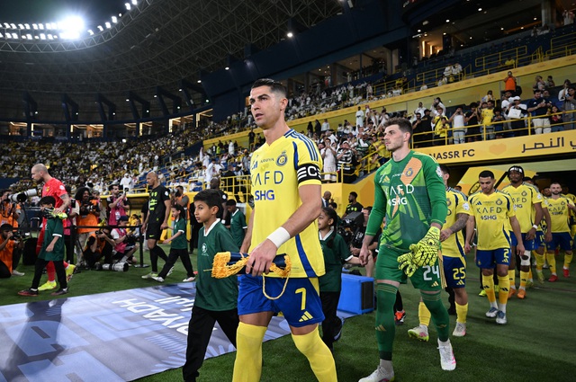Ronaldo sắp mất bản hợp đồng ‘cực khủng’ 200 triệu euro: Vì hành động gây sốc Ronaldo sắp mất bản hợp đồng ‘cực khủng’ 200 triệu euro: Vì hành động gây sốc