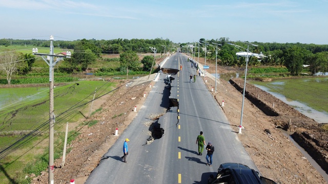 Sở Xây dựng Tây Ninh báo cáo Bộ Xây dựng vụ sụt lún ở cầu Hòa Bình Sở Xây dựng Tây Ninh báo cáo Bộ Xây dựng vụ sụt lún ở cầu Hòa Bình