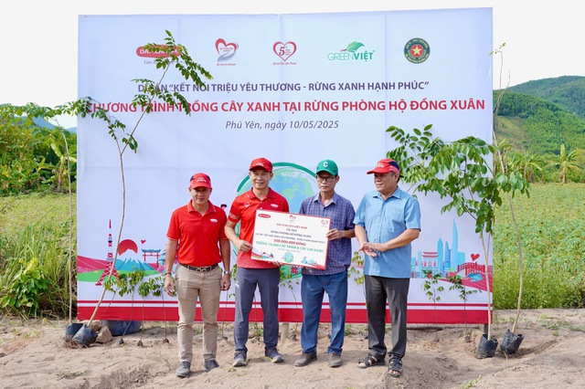 Dai-ichi Life Việt Nam triển khai trồng hơn 10.000 cây xanh tại Rừng phòng hộ Đồng Xuân - Ảnh 1.