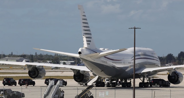 Rộ tin ông Trump sẽ được Qatar tặng máy bay Boeing 747 siêu sang Rộ tin ông Trump sẽ được Qatar tặng máy bay Boeing 747 siêu sang