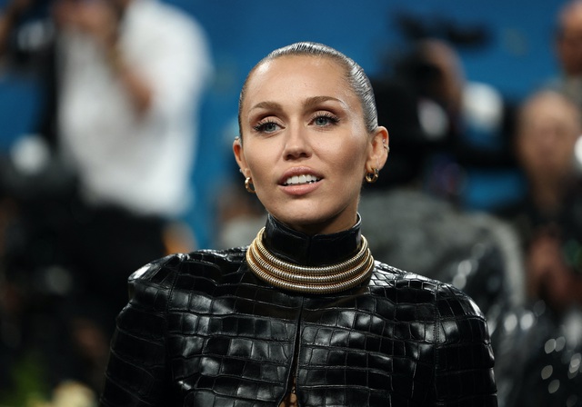 Miley Cyrus lên tiếng về tin đồn bất hòa với cha mẹ - Ảnh 1.