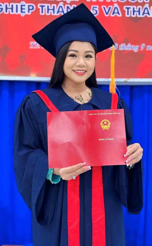Sao Việt trở lại giảng đường ở tuổi ngoài 35- Ảnh 2. Sao Việt trở lại giảng đường ở tuổi ngoài 35- Ảnh 2.