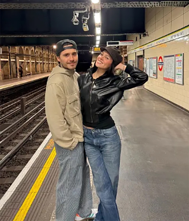 Victoria Beckham phủ nhận tin đồn gia đ&igrave;nh bất h&ograve;a với Brooklyn Beckham - Ảnh 4.