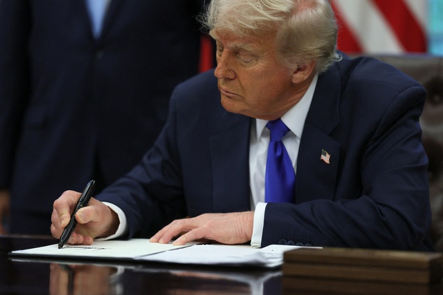 Ông Trump ký sắc lệnh giảm giá thuốc Ông Trump ký sắc lệnh giảm giá thuốc