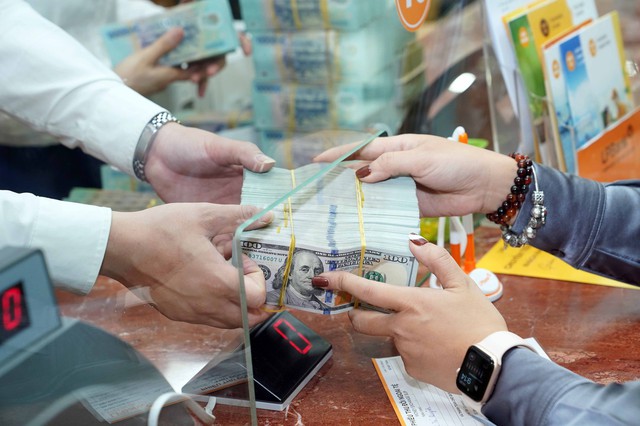 Giá USD hôm nay 30.9.2025: Tiếp tục giả…