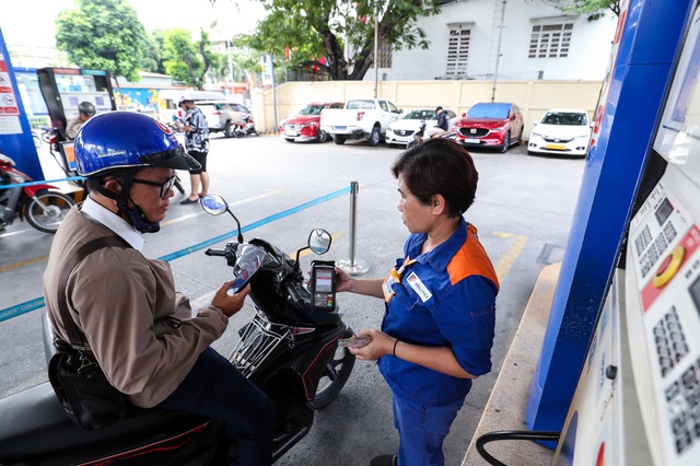Giữa 'bão' giá xăng dầu, ông lớn Petrolimex lên kế hoạch doanh thu kỷ lục- Ảnh 1. Giữa 'bão' giá xăng dầu, ông lớn Petrolimex lên kế hoạch doanh thu kỷ lục- Ảnh 1.