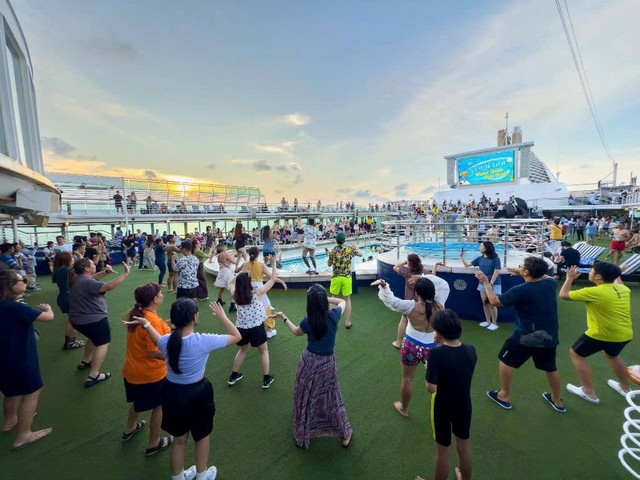 Trải nghiệm du thuyền đẳng cấp quốc tế từ TP.HCM: Kh&aacute;m ph&aacute; Singapore h&egrave; 2025 c&ugrave;ng StarCruise- Ảnh 2.