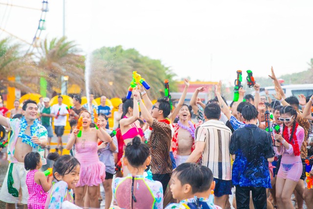 Summer Fest 2025: Hơn 100.000 lượt khách 'cháy' hết mình cùng âm nhạc và lễ hội- Ảnh 3.