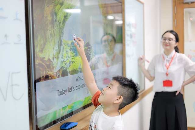 Không chỉ học Anh ngữ mà con còn học cách sống hạnh phúc - Ảnh 1.