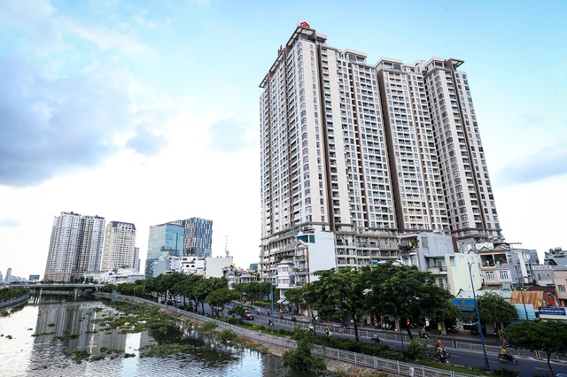 Sai phạm tại 132 Bến Vân Đồn: Buộc Công ty Nguyễn Kim nộp lại hơn 68,7 tỉ - Ảnh 2. Sai phạm tại 132 Bến Vân Đồn: Buộc Công ty Nguyễn Kim nộp lại hơn 68,7 tỉ - Ảnh 2.
