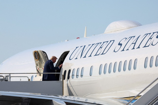 Người ủng hộ ông Trump cũng phản đối món quà máy bay Boeing từ Qatar Người ủng hộ ông Trump cũng phản đối món quà máy bay Boeing từ Qatar
