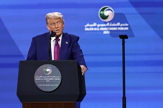 Ông Trump dỡ bỏ mọi lệnh cấm vận Syria- Ảnh 1.