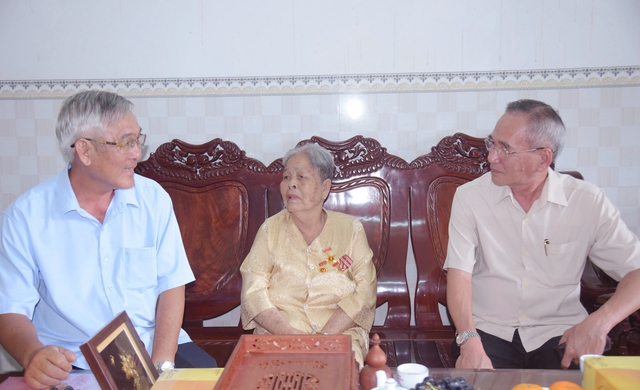 Huyền thoại 'cô gái hái bom' giữa rừng U Minh Hạ - Ảnh 2.