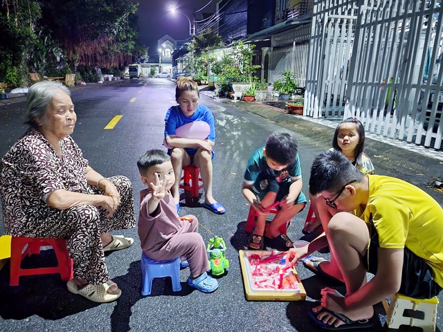 Huyền thoại 'cô gái hái bom' giữa rừng U Minh Hạ - Ảnh 4.