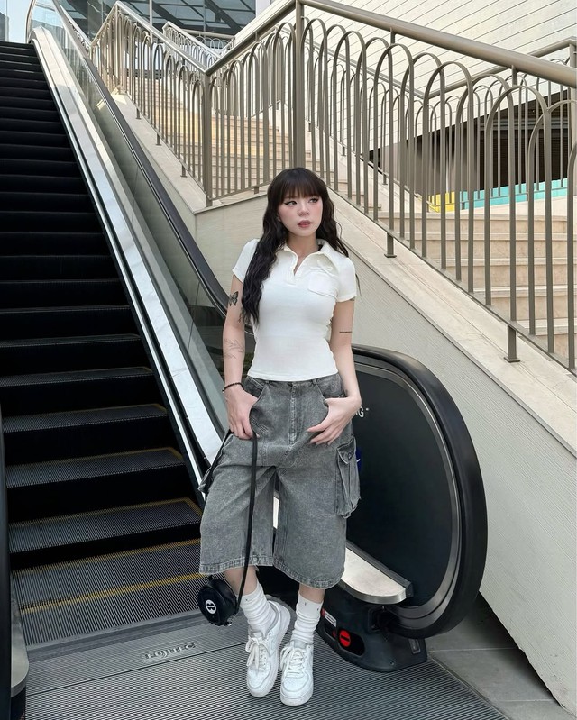 Bí kíp ‘phá đảo’ ngày nắng nóng với các kiểu áo ngắn tay - Ảnh 8.