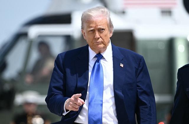 &Ocirc;ng Trump l&ecirc;n tiếng về vụ nhận m&aacute;y bay si&ecirc;u sang từ Qatar - Ảnh 1.