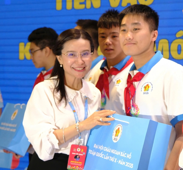 Ban Bí thư T.Ư Đoàn gặp mặt đại biểu Cháu ngoan Bác Hồ Ban Bí thư T.Ư Đoàn gặp mặt đại biểu Cháu ngoan Bác Hồ