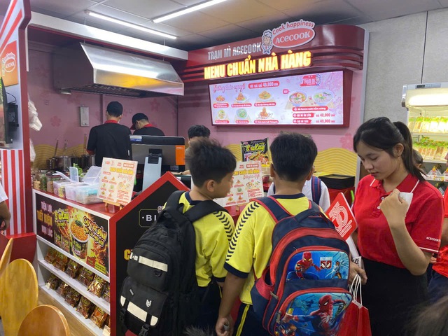 Trạm Mì Acecook tại cửa hàng tiện lợi Ministop với menu chuẩn nhà hàng Trạm Mì Acecook tại cửa hàng tiện lợi Ministop với menu chuẩn nhà hàng