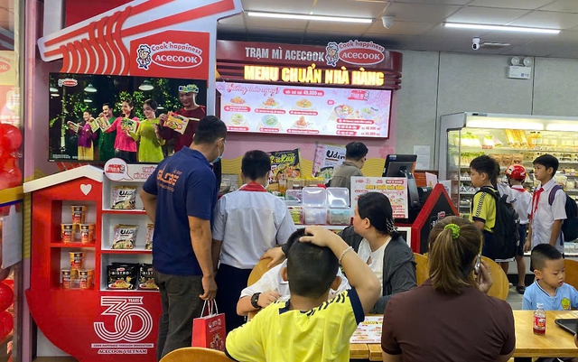 Trạm Mì Acecook tại cửa hàng tiện lợi Ministop với menu chuẩn nhà hàng - Ảnh 2.