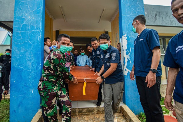 Nổ lớn khi quân đội tiêu hủy đạn, 13 người thiệt mạng tại Indonesia Nổ lớn khi quân đội tiêu hủy đạn, 13 người thiệt mạng tại Indonesia