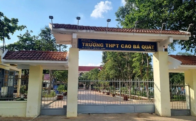 Xác minh vụ học sinh ‘tự nguyện’ nghỉ học: Hiệu trưởng nói ‘có thi cũng không đậu’ Xác minh vụ học sinh ‘tự nguyện’ nghỉ học: Hiệu trưởng nói ‘có thi cũng không đậu’
