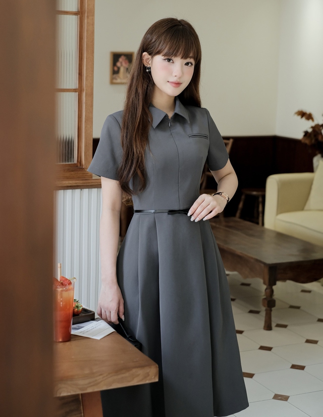 Chinh phục phong cách tối giản cùng váy midi cho mùa hè 2025 - Ảnh 4. Chinh phục phong cách tối giản cùng váy midi cho mùa hè 2025 - Ảnh 4.