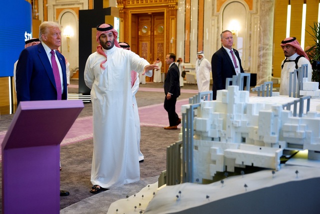 Thăm Trung Đông, ông Trump cảnh báo Iran - Ảnh 1.