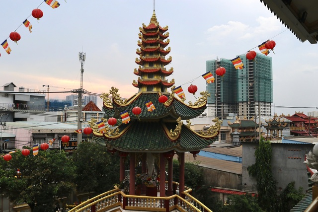 Ngôi chùa ở TP.HCM có chánh điện cao nhất Việt Nam ít người biết - Ảnh 1.