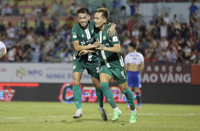 Công Phượng và CLB Bình Phước có thể áp sát V-League ngay vòng 19, tại sao?- Ảnh 3. Công Phượng và CLB Bình Phước có thể áp sát V-League ngay vòng 19, tại sao?- Ảnh 3.