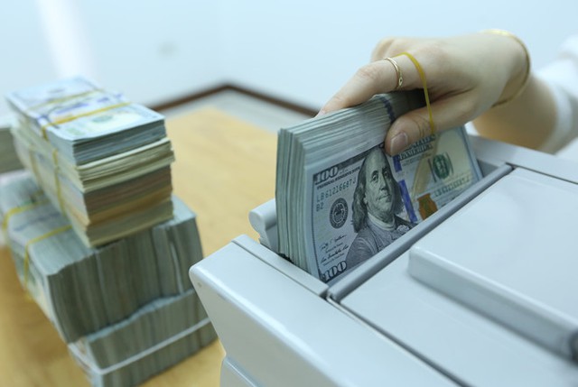 Giá USD hôm nay 14.5.2025: Đô tự do đứng yên bất chấp ngân hàng đi xuống Giá USD hôm nay 14.5.2025: Đô tự do đứng yên bất chấp ngân hàng đi xuống