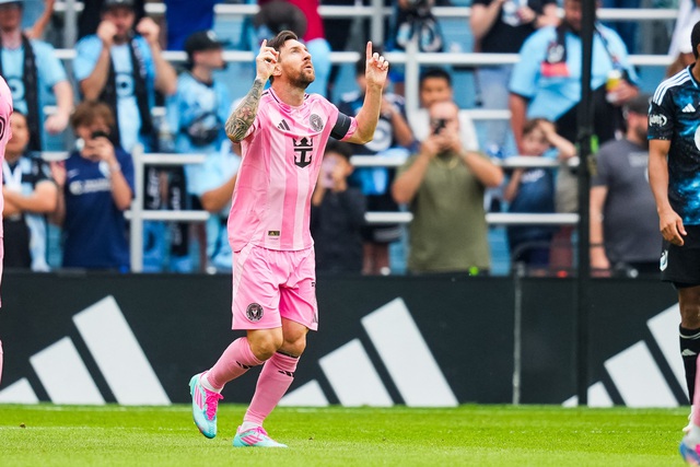 Cực sốc: Giá vé xem Messi cực đắt, tăng phi mã lên đến gần 130 triệu đồng/vé Cực sốc: Giá vé xem Messi cực đắt, tăng phi mã lên đến gần 130 triệu đồng/vé