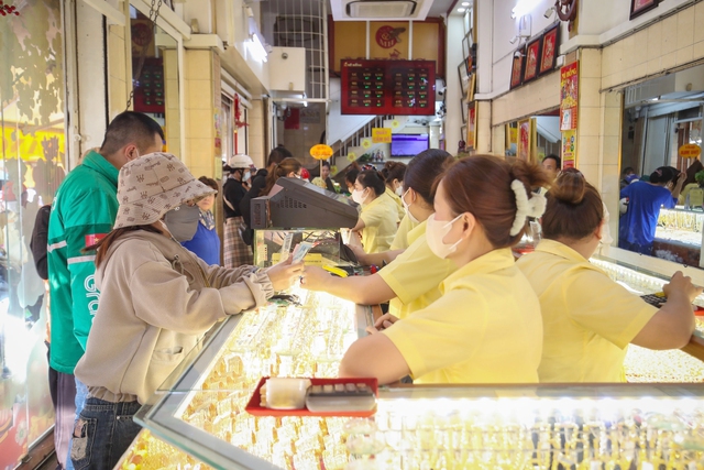 Siết mua bán vàng trái phép Siết mua bán vàng trái phép