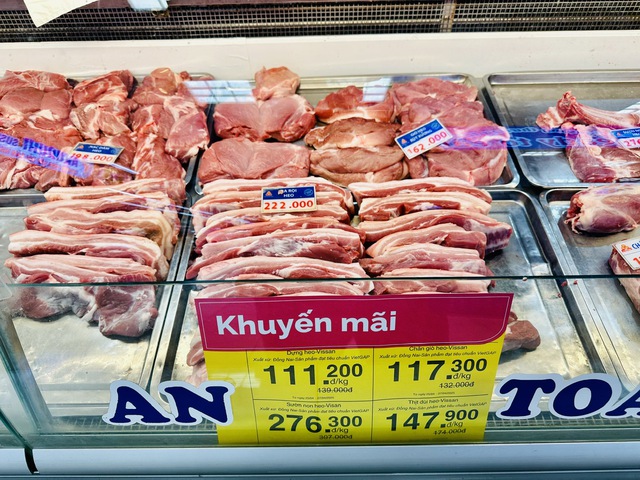 Giá heo hơi hôm nay 15.5.2025: Đứng ở mức cao, người tiêu dùng chịu thiệt- Ảnh 1.