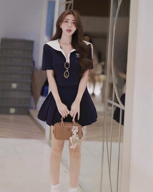 3 mẫu váy ngắn hoàn hảo cho bãi biển và dạo phố- Ảnh 3. 3 mẫu váy ngắn hoàn hảo cho bãi biển và dạo phố- Ảnh 3.