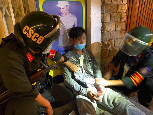 Công an TP.Đà Nẵng trấn áp tội phạm đường phố, giữ an toàn cho du khách Công an TP.Đà Nẵng trấn áp tội phạm đường phố, giữ an toàn cho du khách