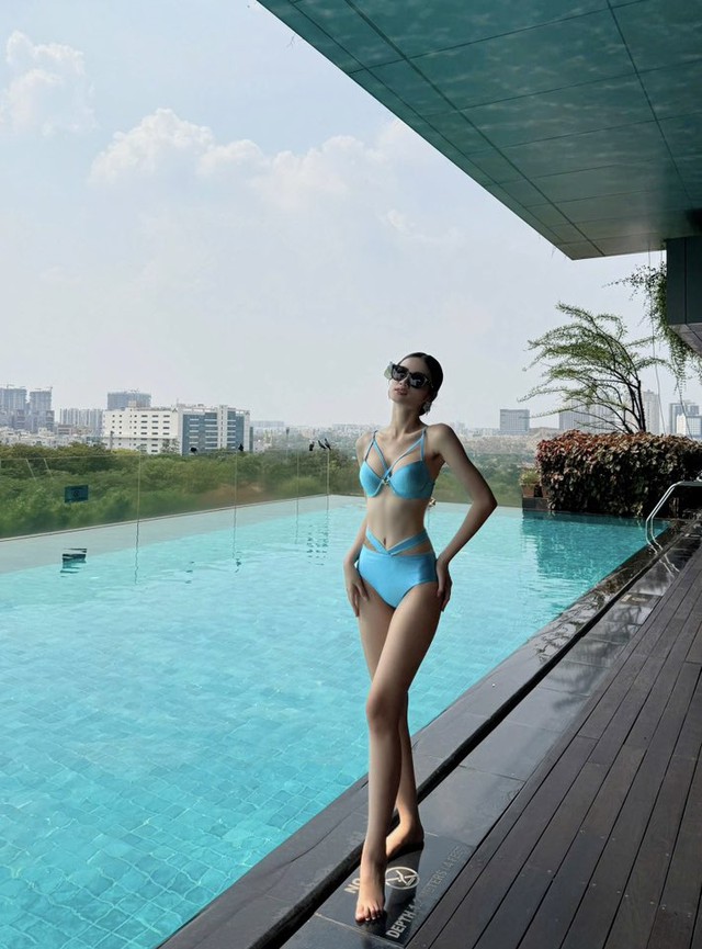 Ý Nhi khoe đường cong quyến rũ với bikini tại Hoa hậu Thế giới 2025- Ảnh 3. Ý Nhi khoe đường cong quyến rũ với bikini tại Hoa hậu Thế giới 2025- Ảnh 3.
